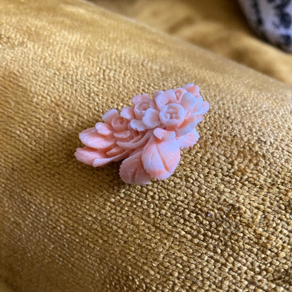 Beautiful natural loose floral carved Coral - Picture 4 of 4